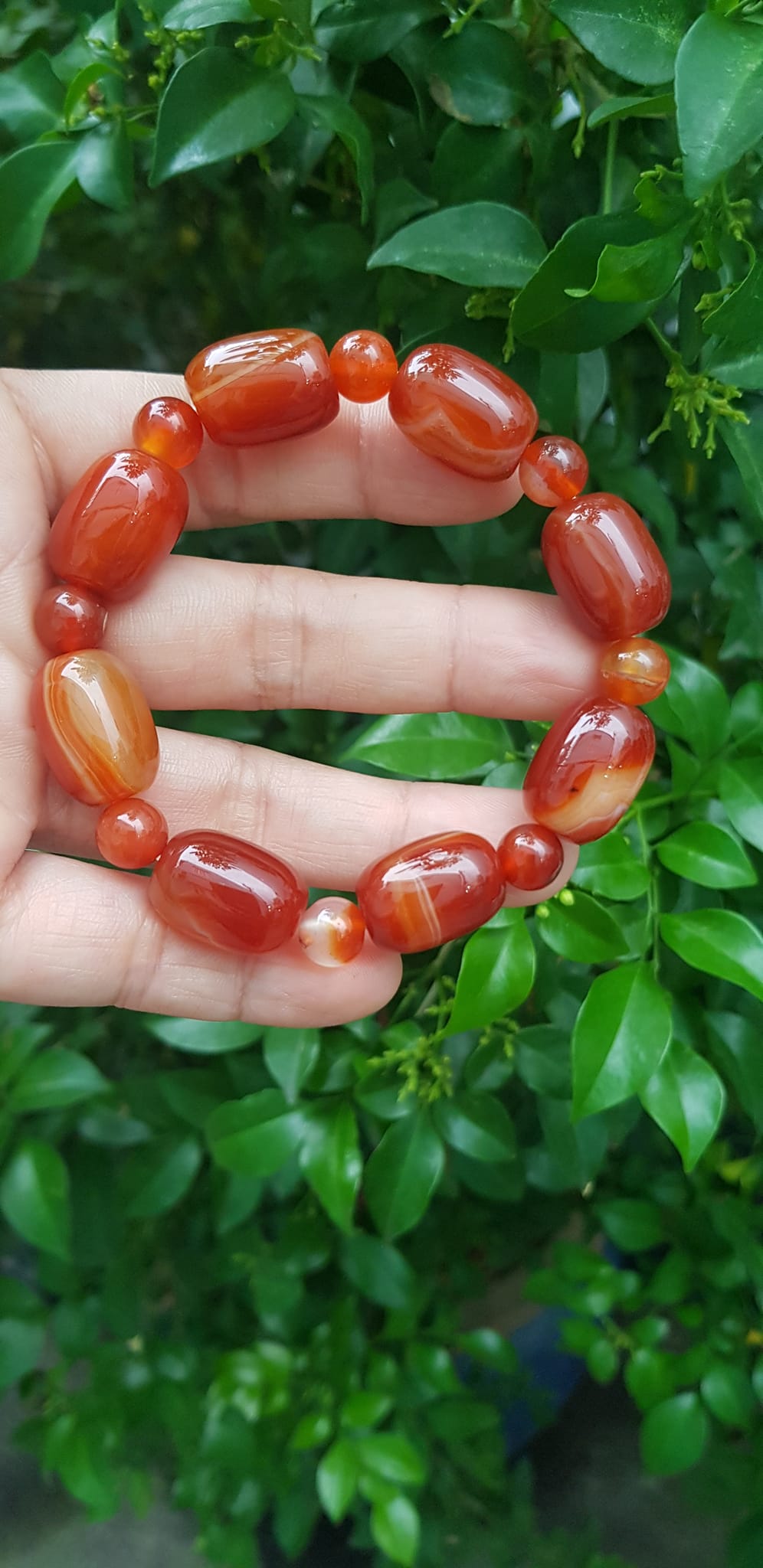 Vòng tay nữ đá mã não đỏ vân phối kiểu hạt thống hạt tròn size hạt 13mm Màu đỏ đậm nhạt vân tự nhiên nữ mệnh hoả mệnh thổ đeo may mắn rẻ xinh đẹp ạ