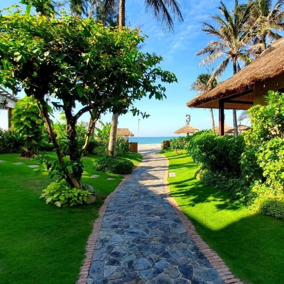 Bamboo Village Beach Resort & Spa 4* Mũi Né - Ngay Trung Tâm, Buffet Sáng, Hồ Bơi, Bãi Biển Riêng, Không Gian Xanh