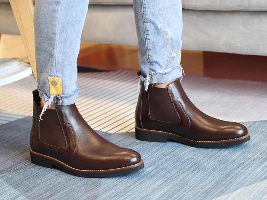 Giày Chelsea Boots Nam Tăng Chiều Cao Siêu Nhẹ T&amp;TRA Tăng Cao 7Cm, S1077 Nâu Tối Trơn , Chất Liệu Da Bò Cao Cấp, Đế Và Lót Siêu Nhẹ Giúp Giảm Trọng Lượng 30% So Với Đế Cao Su