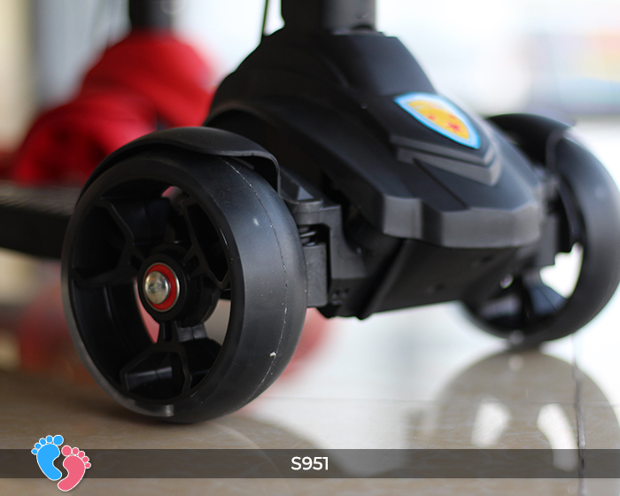 Xe trượt Scooter 3 bánh trẻ em có phanh tay broller S951