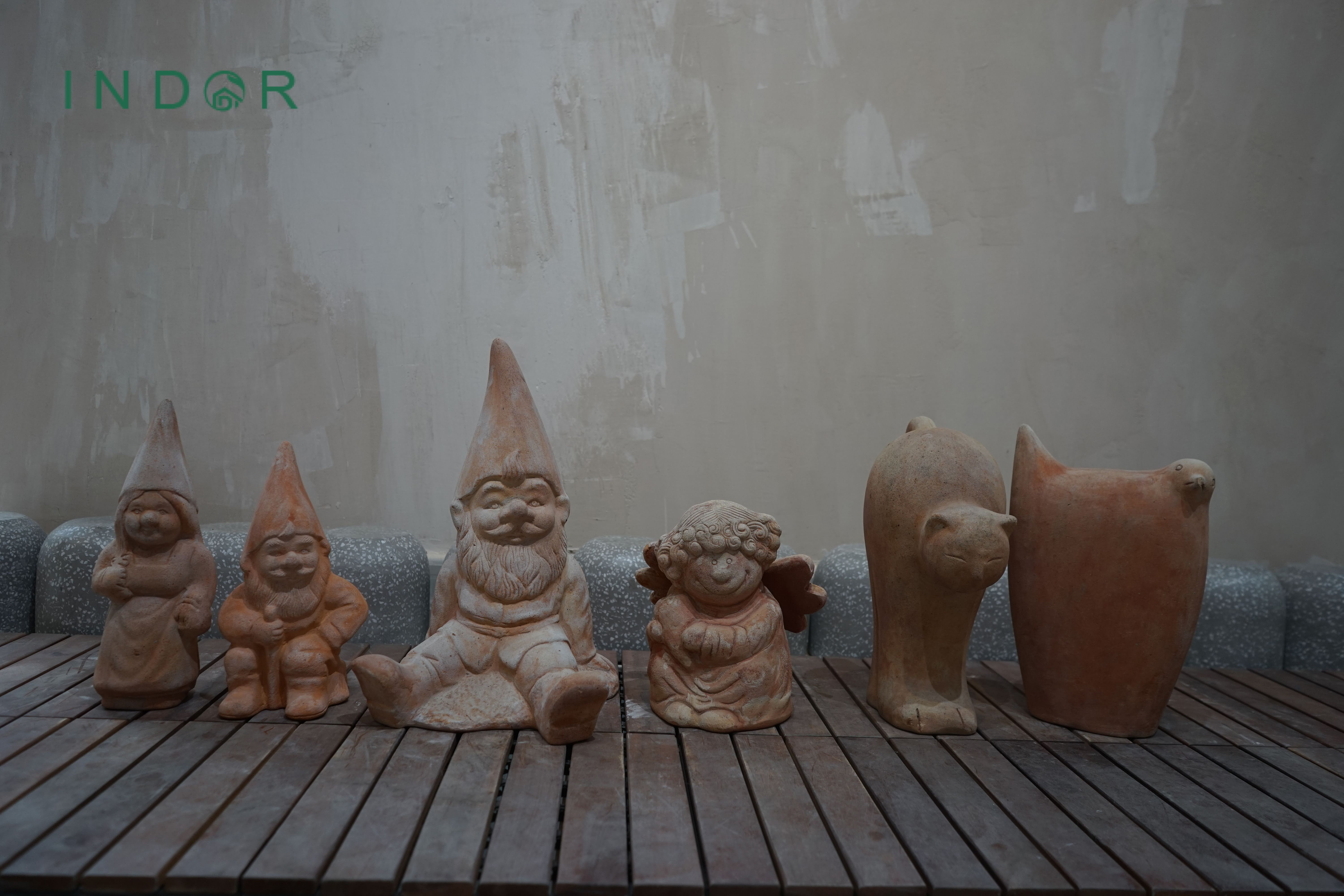 Tượng ông già Noel dáng ngồi size L trang trí Noel Tượng đất nung terracotta Tượng decor nội ngoại thất