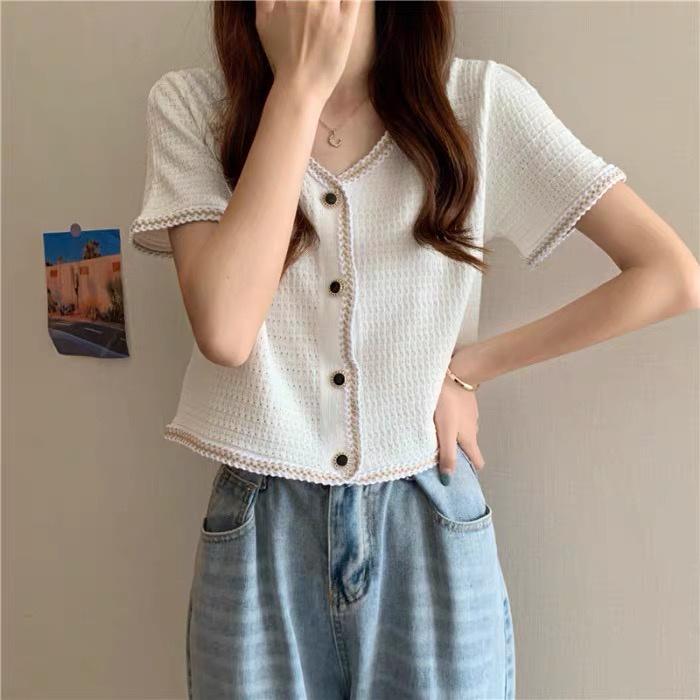 Áo croptop dệt kim sơ mi nữ tay ngắn cổ V cúc ngọc viền thời trang thiết kế Quảng Châu cao cấp