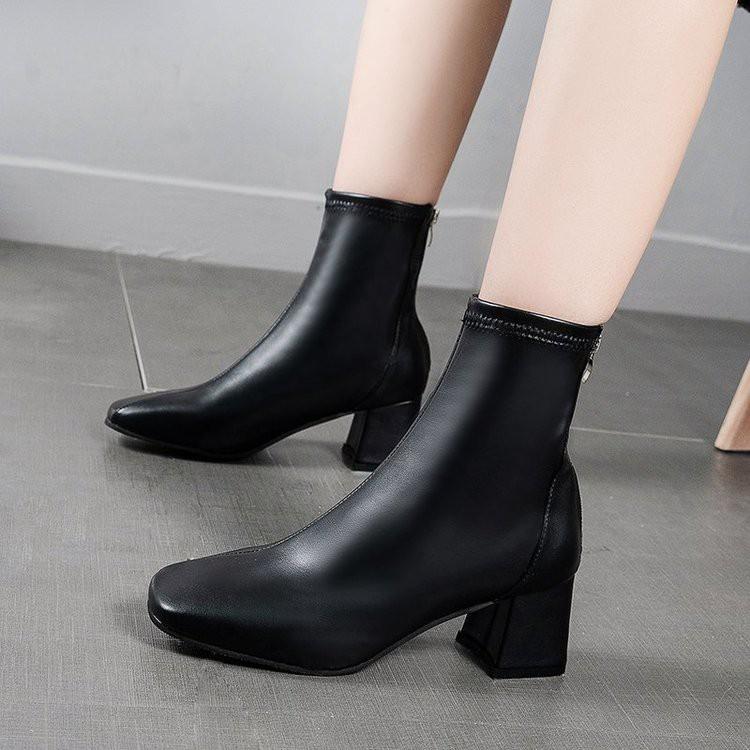 Bốt gót cao gót chân của phụ nữ Hàn