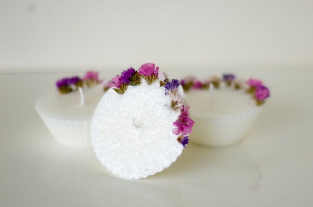 Bộ 3 sản phẩm nến thơm tealight. Nến hoa salem khô. Nến sáp ong hương hoa nhài, hương hoa lavender và hương hoa ngọc lan (ylang ylang)