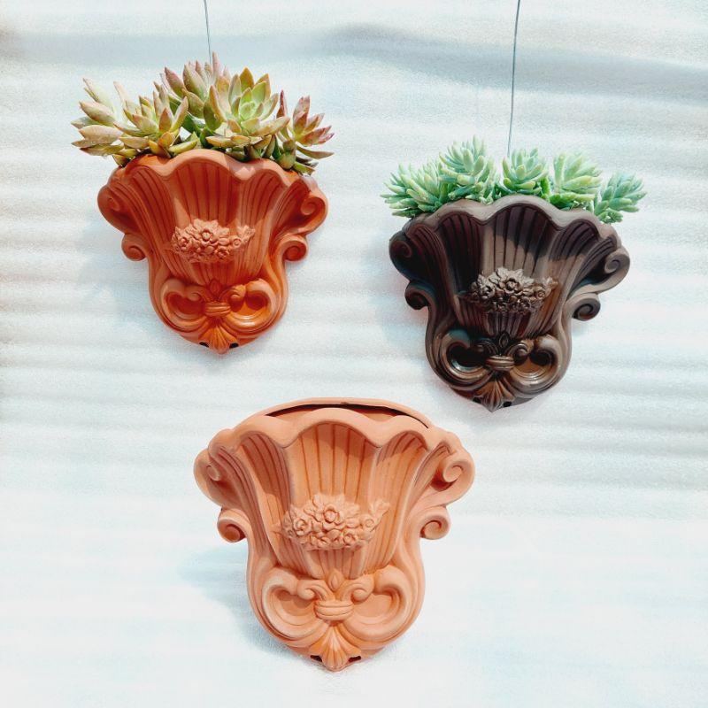Chậu đất nung Bình Dương - Ốp tường hoa, miệng chậu 20cm x 9cm, chiếu cao 23cm