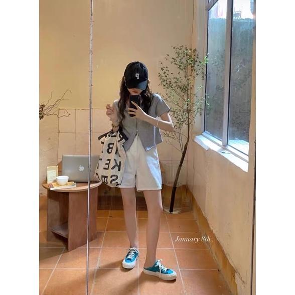 Giày sneaker đạp gót hoạ tiết trơn