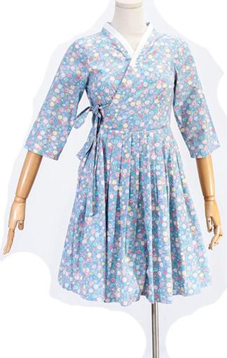 Váy Hanbok cách tân thời trang hoa trắng