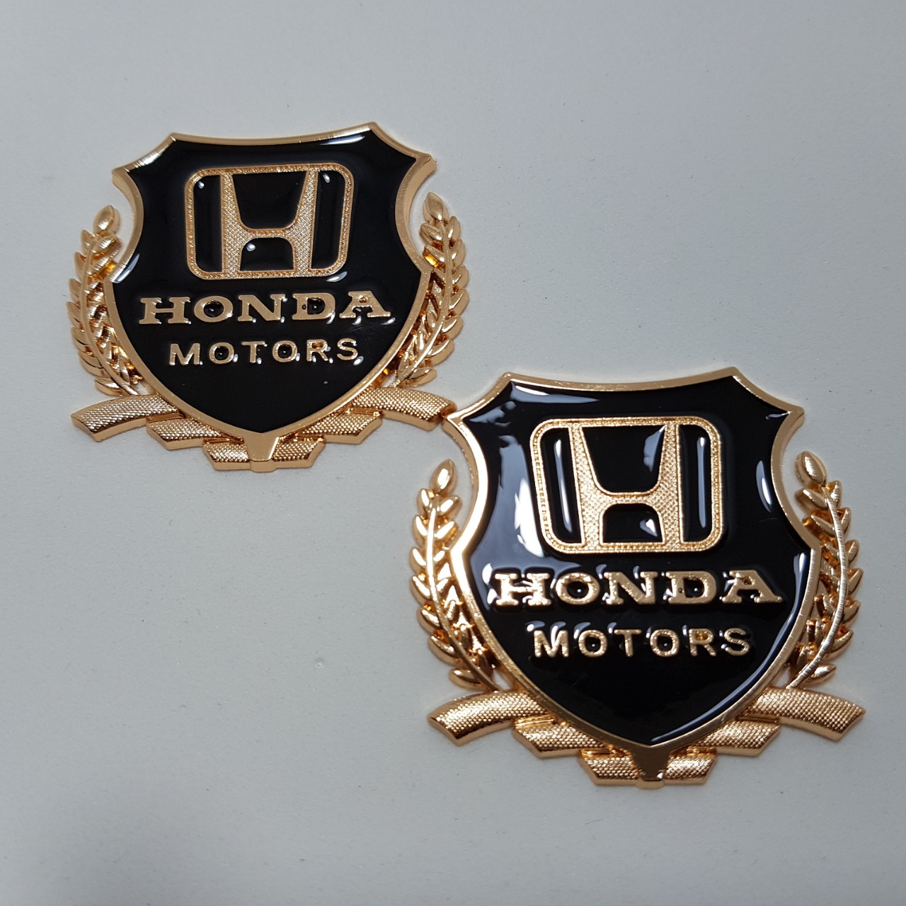 Bộ 2 chiếc huy hiệu Logo bông lúa trang trí ô tô -Màu Vàng