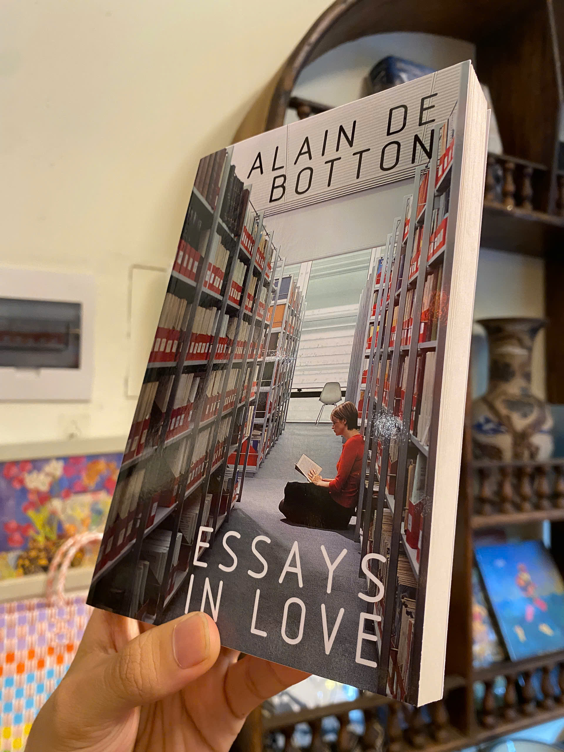 Sách - Essays In Love by Alain De Botton - Tâm lý học tiếng Anh / Psychology / Nonfiction