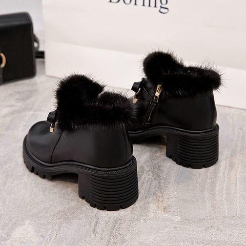 Đôi bốt gót vuông thời trang thu đông sành điệu cho nữ 2021