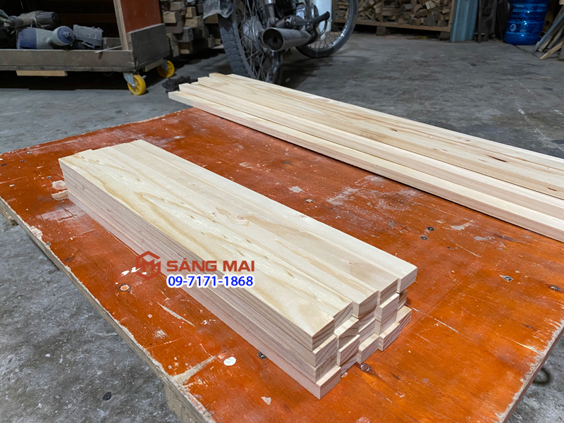 Thanh gỗ thông 2,5cm x 1,5cm x dài 50cm + láng mịn 4 mặt