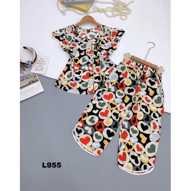 Đồ Bộ Xinh Lửng Áo Cổ Tròn Tay Đắp Tole Lanh