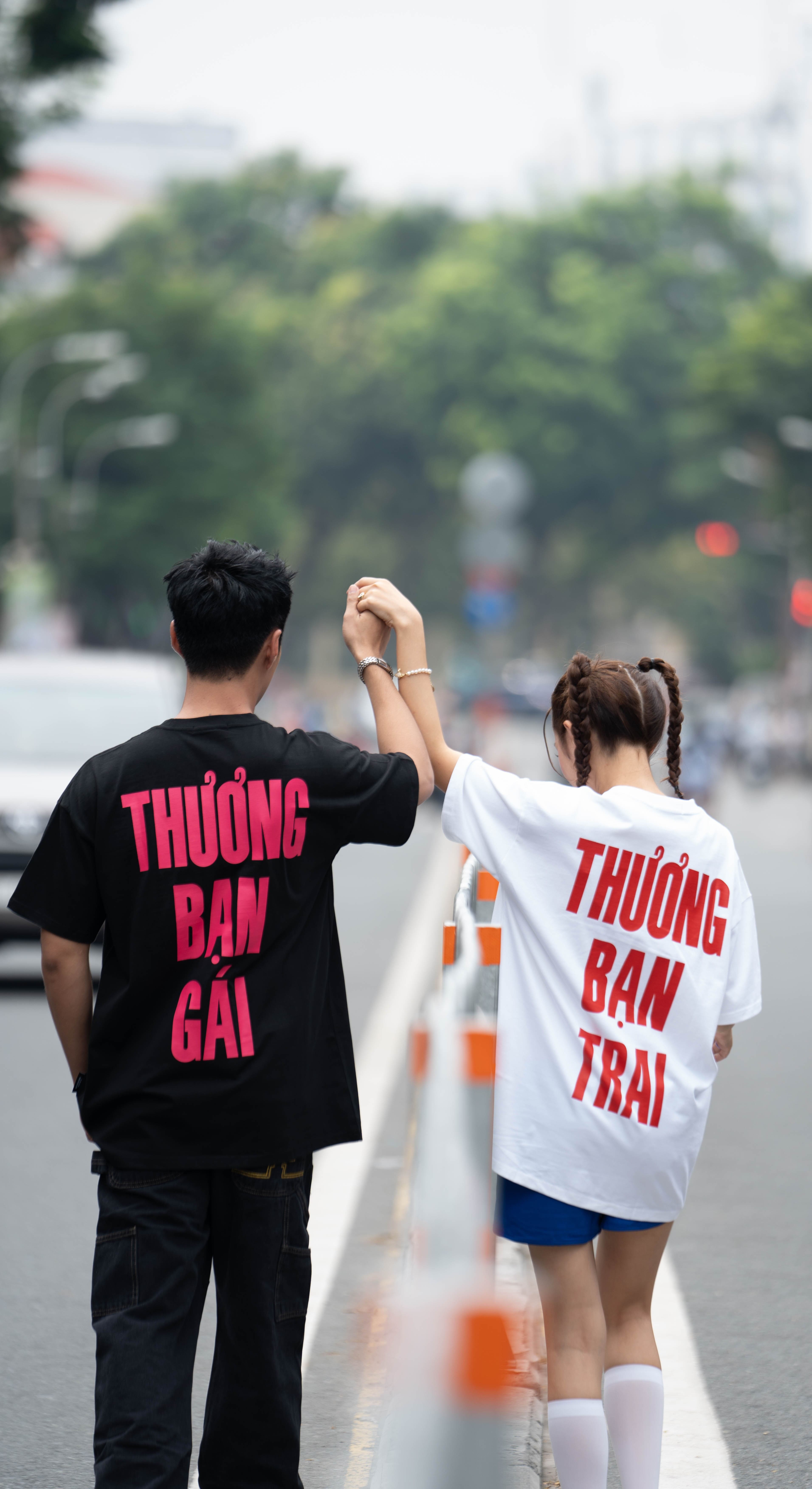 Áo thun Thương Bạn Gái T-shirt