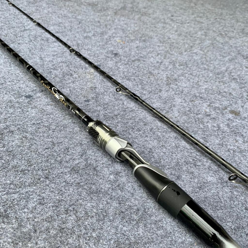 Bộ lure đứng cần BỌ CẠP TRẮNG độ cứng M carbon xoắn X + máy DEUKIO size 3000 thế hệ 2 tặng kèm dây dù PE