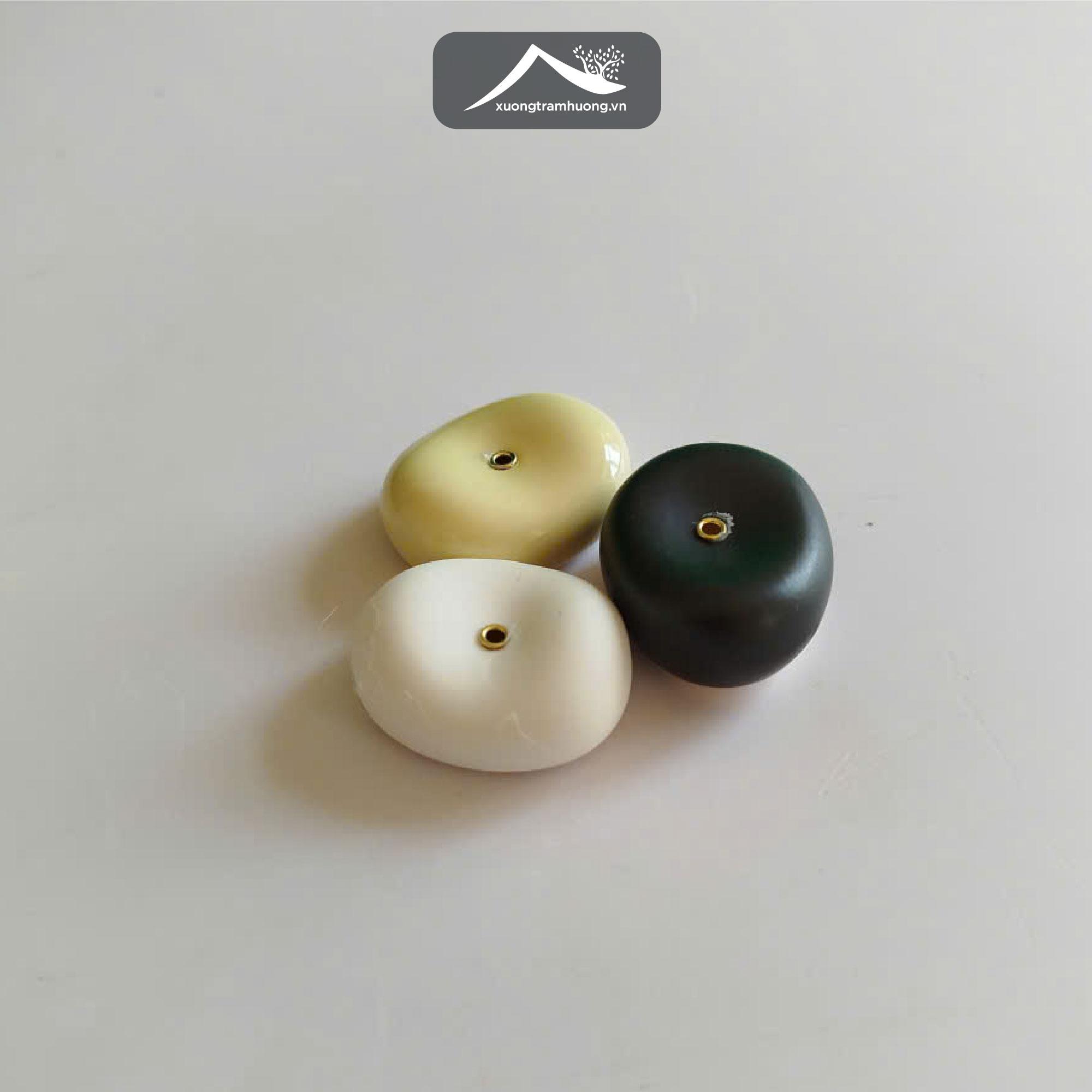 Agarwood Incense Burner Base Made of Ceramic Japanese Pattern Incense Burner for Home Aromatherapy, Purification, Worship, Feng Shui