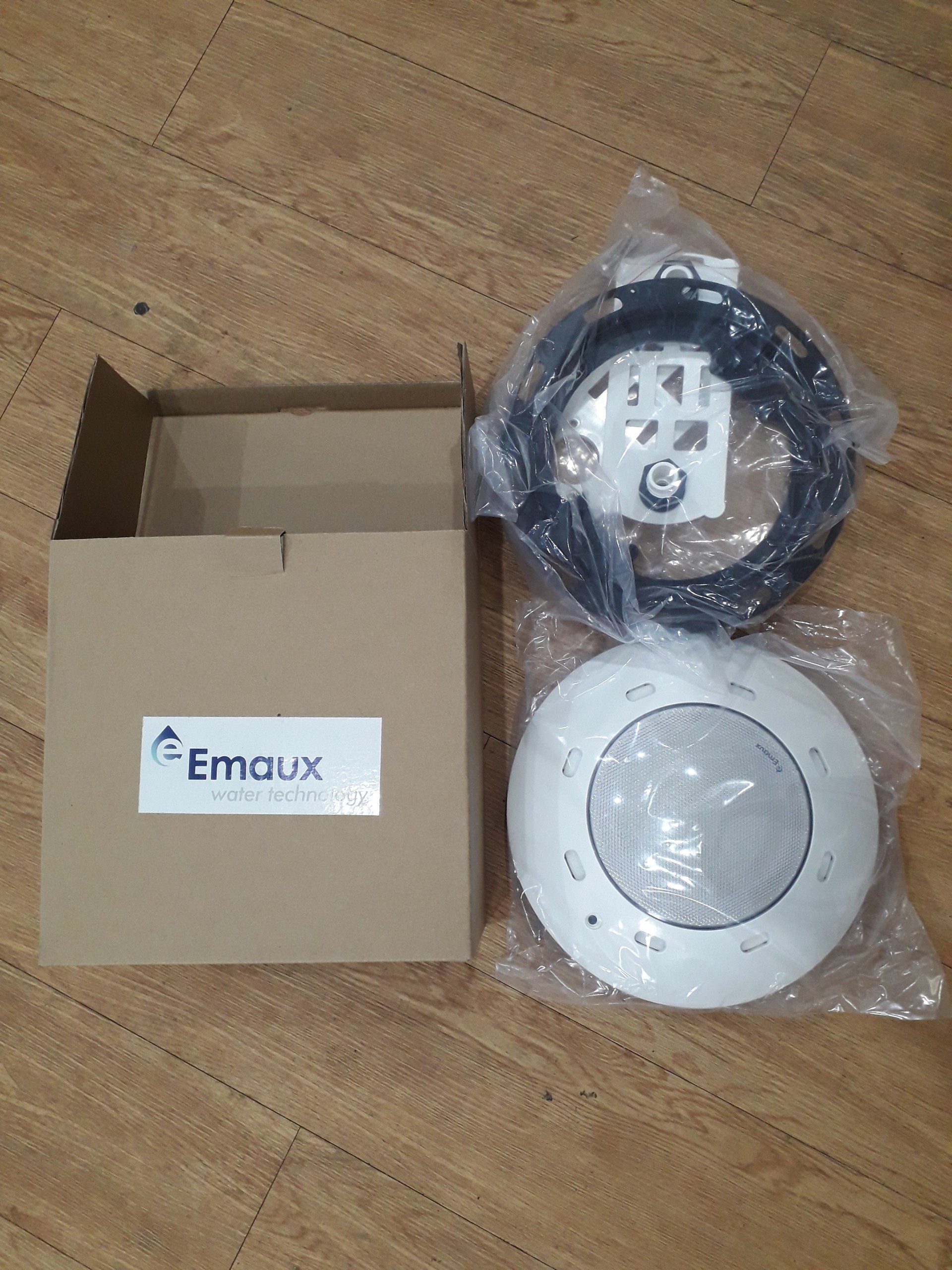 Đèn led âm nước 18W trang trí dưới nước chuyên dụng dạng chân đế