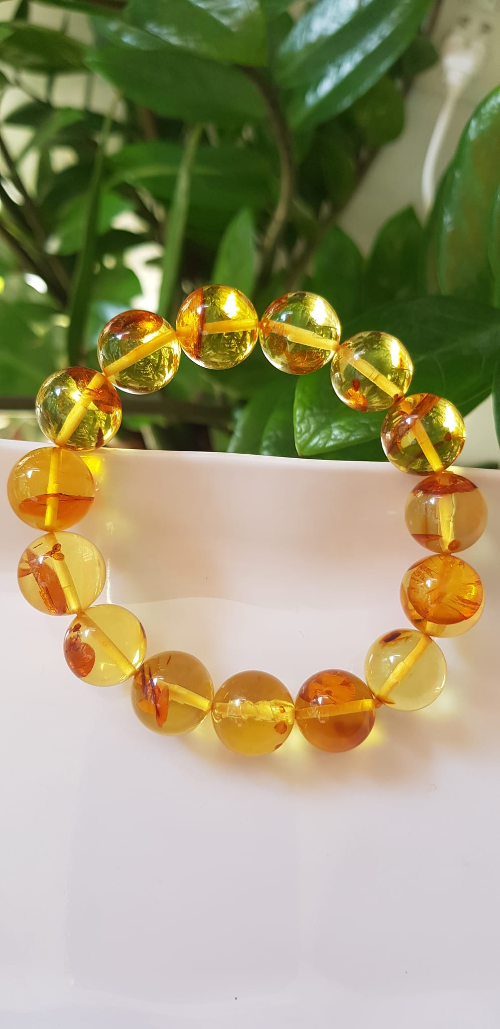 Vòng Hổ Phách tự nhiên Size Nam 14,5mm Vòng Vip cao cấp sịn hiếm quá đẹp xuất sắc 14,5mm Đá Hổ Phách Màu Vàng Anh trong bắt ánh sáng ánh lên quá đẹp đẳng cấp sang luôn Vòng chuẩn hợp Nam mệnh Kim mệnh Thổ mệnh Thủy đeo ạ