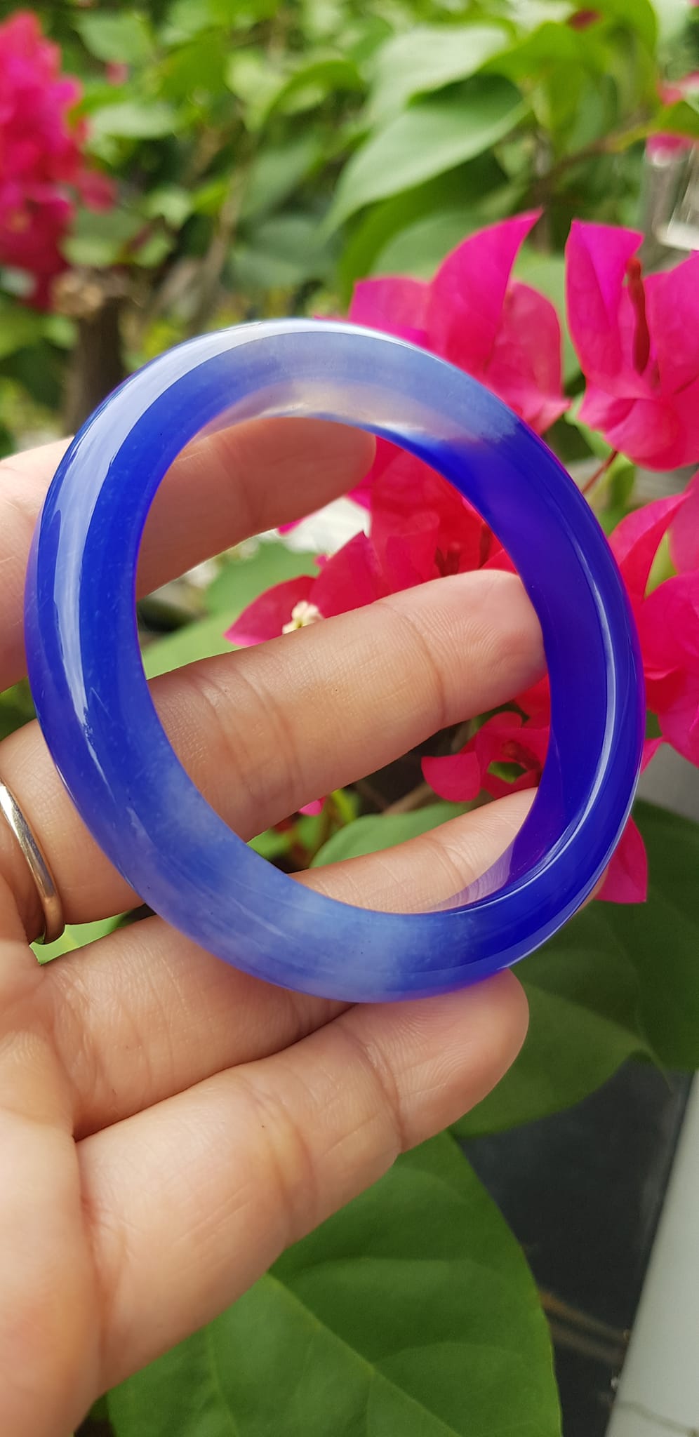 Vòng tay Nữ  Bản Hẹ Đá Mã Não Xanh Dương Đậm nhạt 1 bên đều đẹp Vòng tay Ni 52mm x Cao 11mm x dầy 8mm Nữ mệnh Thủy mệnh môch 50kg - 54kg đeo ạ