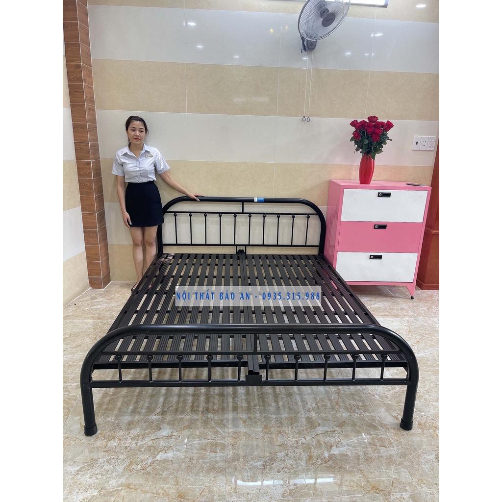 Giường sắt kiểu bo góc rẻ đẹp - 1m4x2m - Nội Thất Bảo An