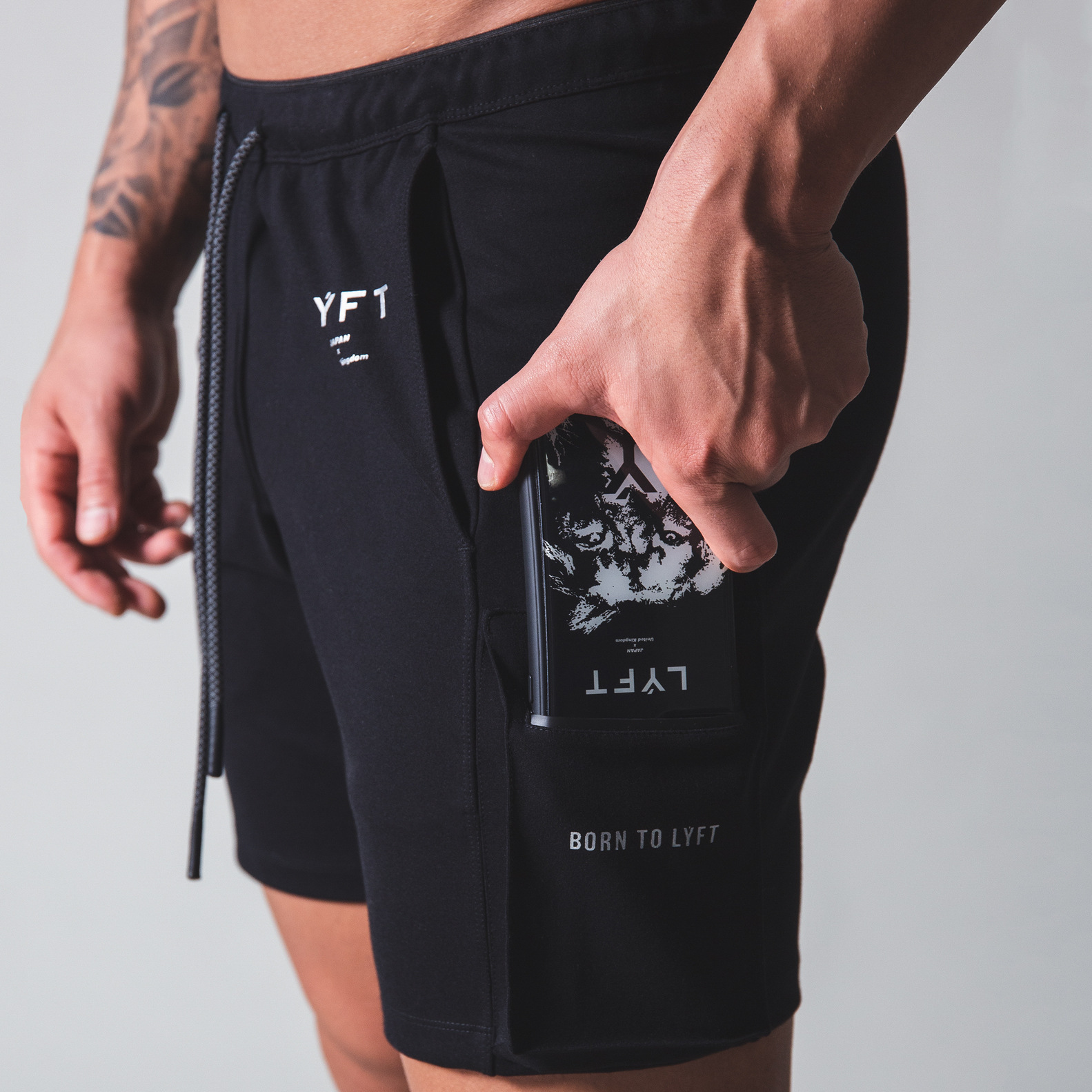 Quần lửng nam BORN TO LÝFT thiết kế túi hộp 2 bên co dãn 4 chiều
