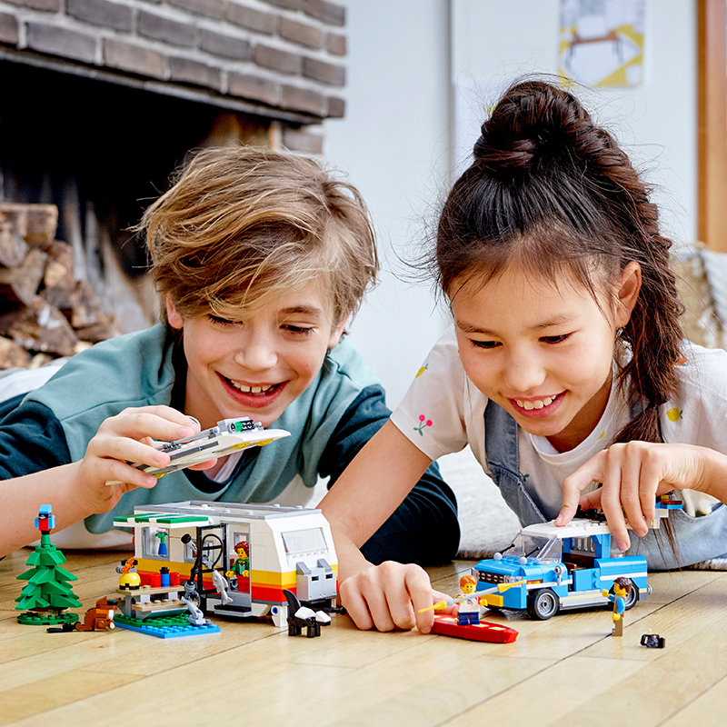 LEGO CREATOR 31108 Căn Nhà Dã Ngoại Gia Đình (766 chi tiết)