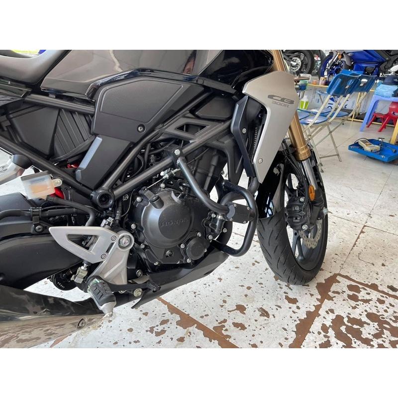 Chống đổ khung CB300R kèm gù giảm chấn