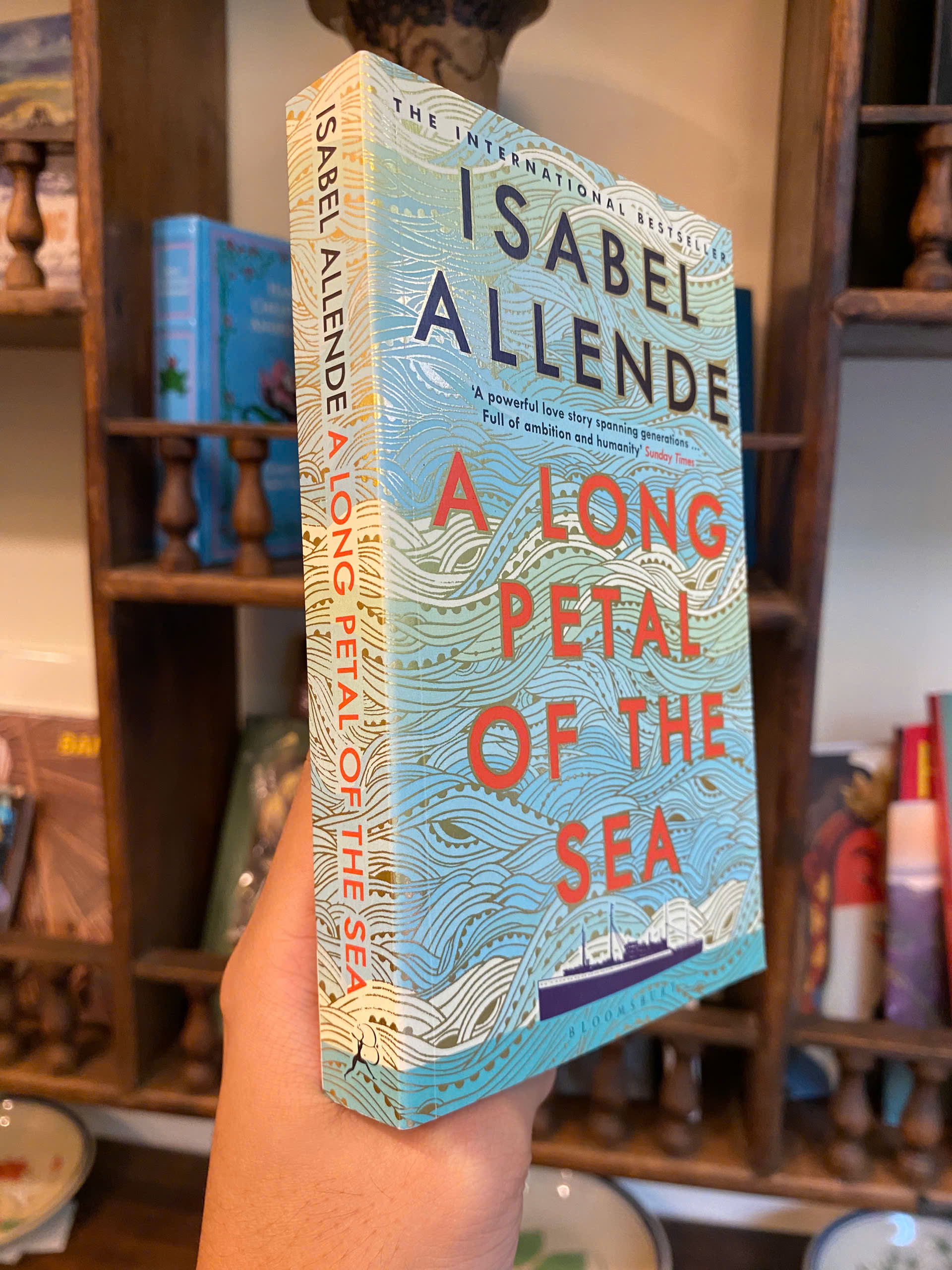 Sách - A Long Petal of the Sea by Isabel Allende - Historical Fiction/Fiction/Book Club - Ngoại Văn