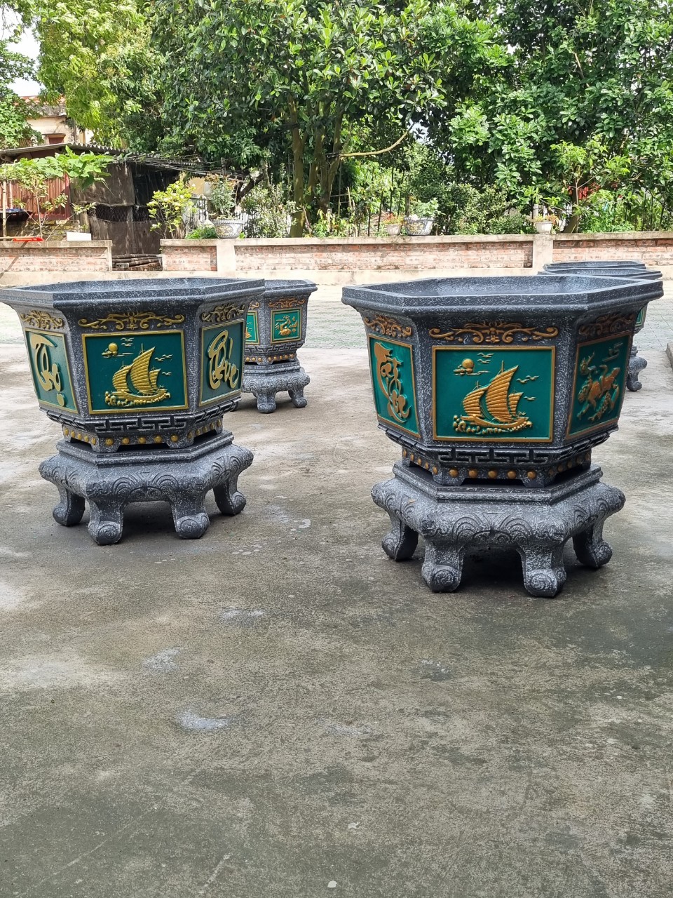 Khuôn đúc chậu cảnh lục giác 60 và chân đôn