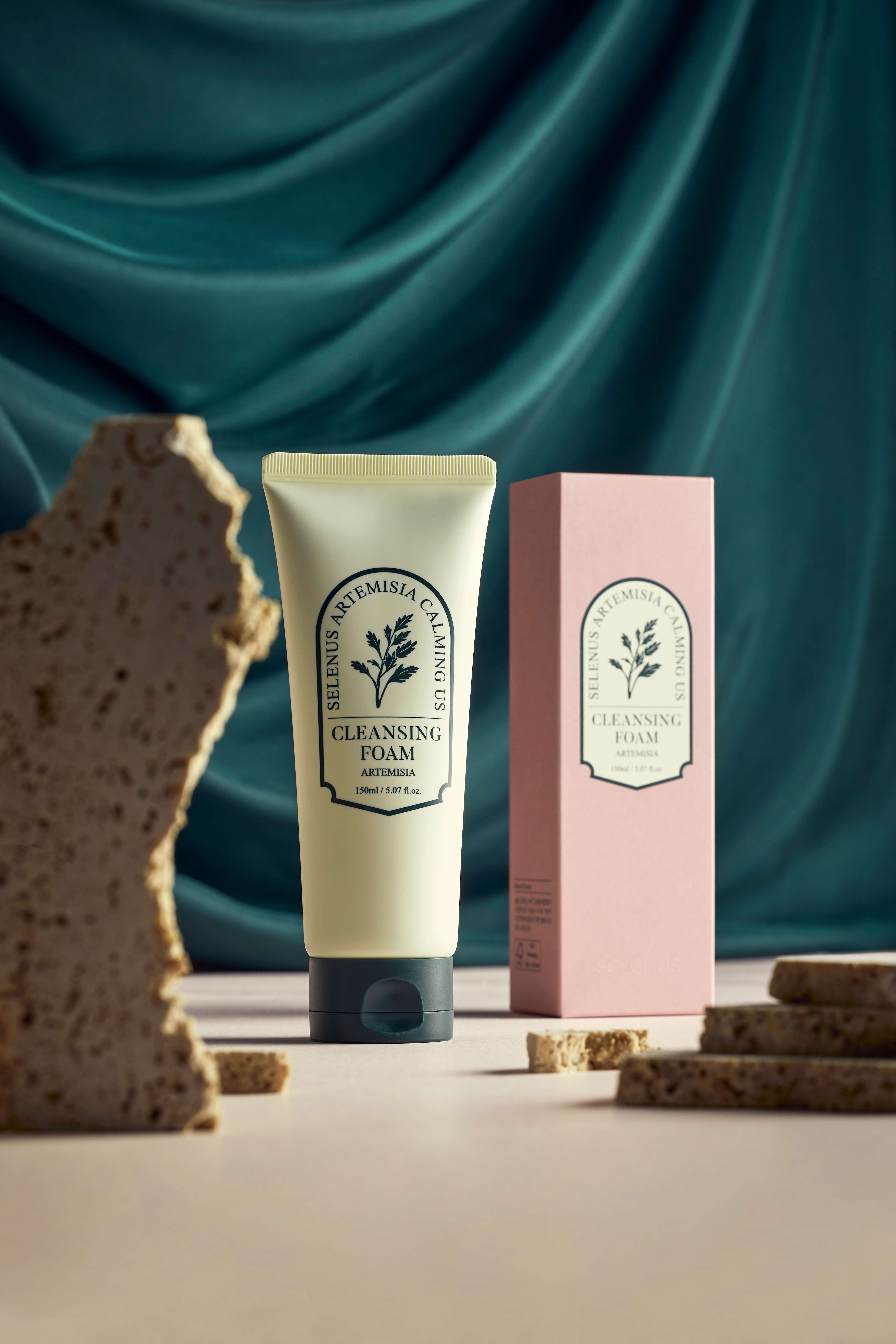 Sữa rửa mặt tinh chất ngải cứu SELENUS Artemisia Calming Us Cleansing Foam 150ml