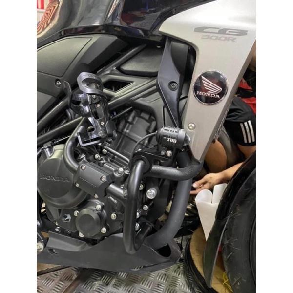 Chống đổ khung CB300R kèm gù giảm chấn