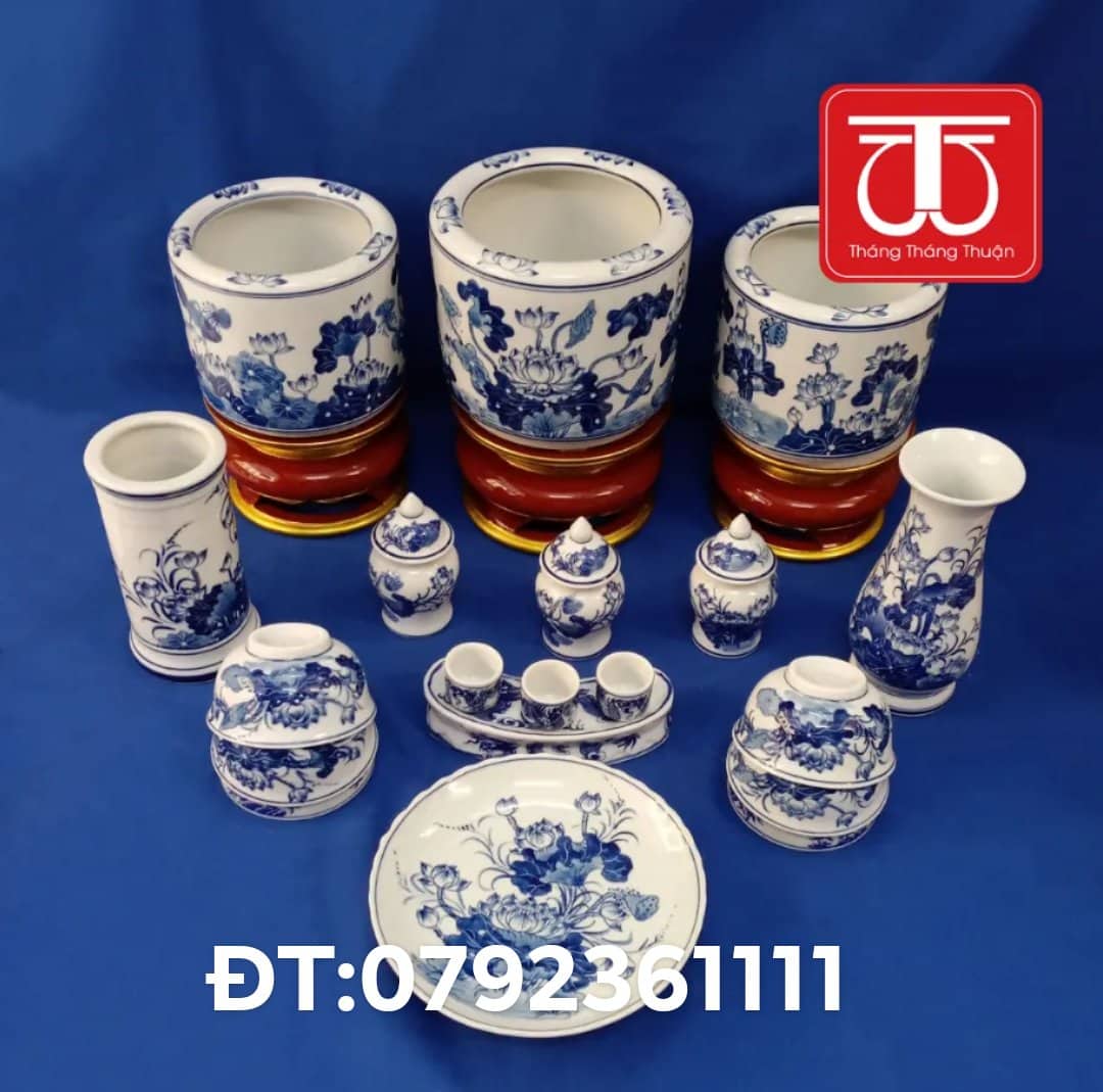 BỘ BÁT HƯƠNG VẼ SEN .ĐẾ GỖ SƠN SON THẾP VÀNG