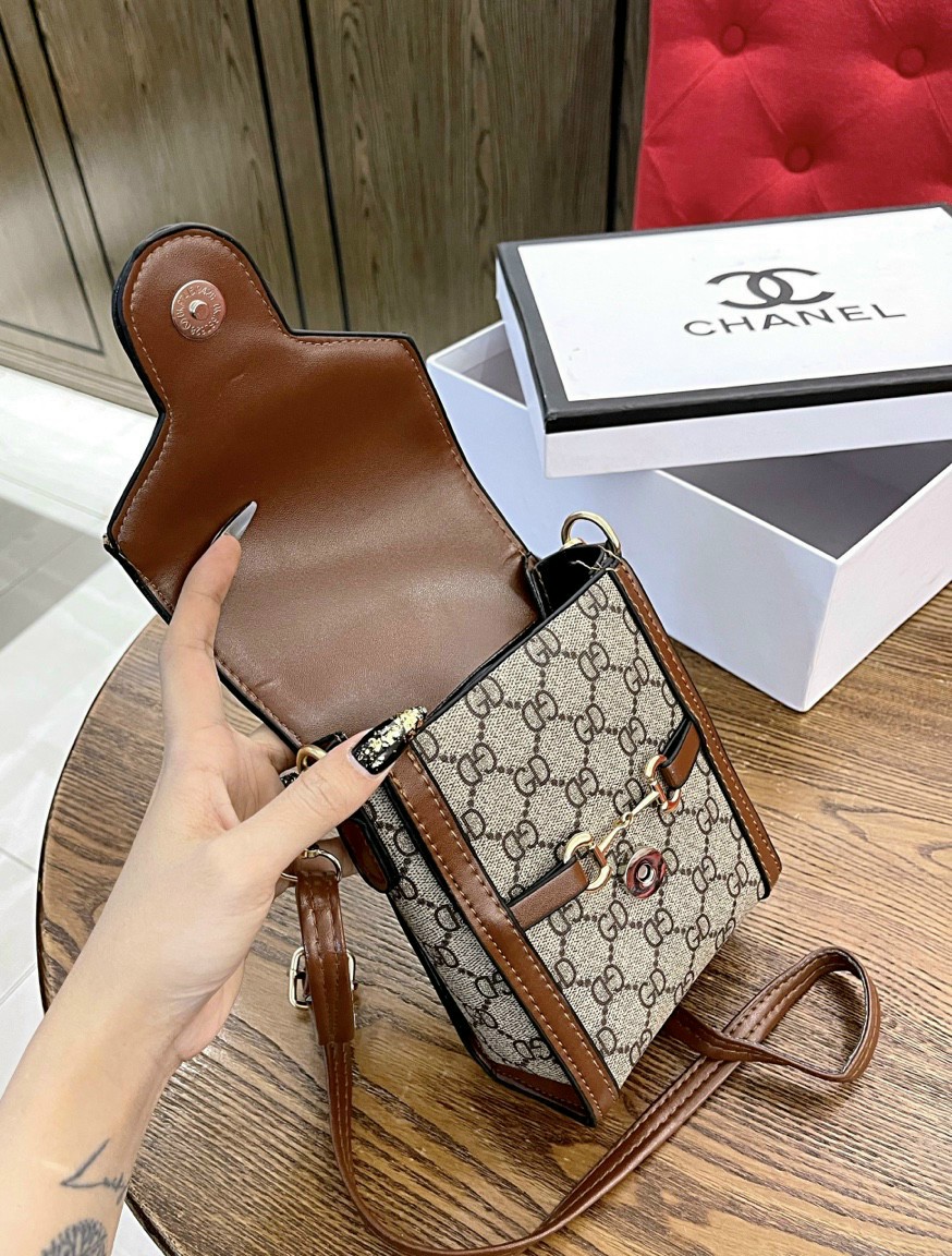 Túi Xách Nữ Gucci Đeo Chéo Đi Chơi Kiểu Dáng Dài Sang Trọng