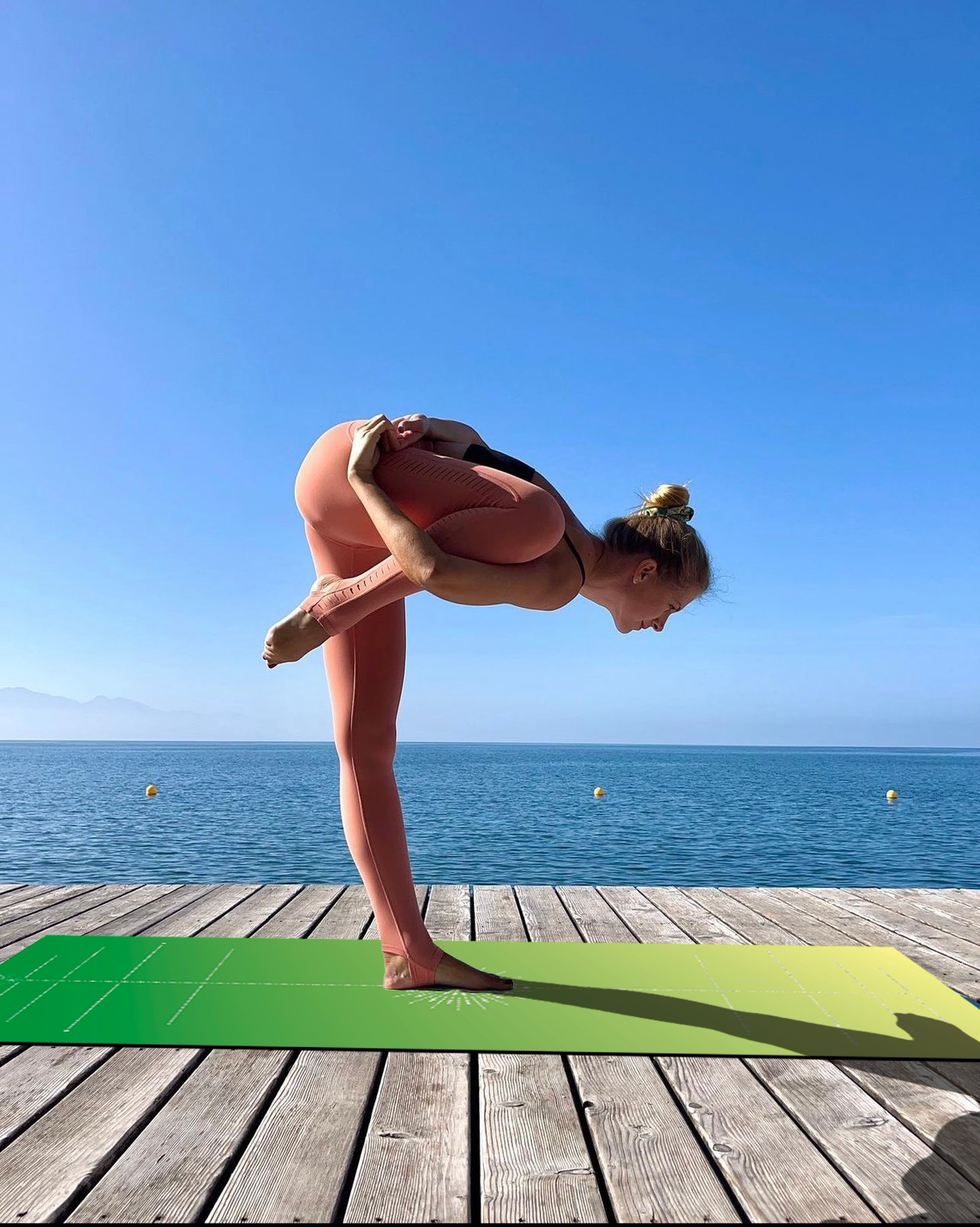 Thảm tập yoga chính hãng Yvonne, Pole Star Green (TẶNG KÈM 3 PHẦN QUÀ) dày 6mm bề mặt nhám, siêu bám, chống trơn trượt, thấm hút mồ hôi, càng nhiều mồ hôi càng bám, dễ vệ sinh, bề đẹp, sang trọng