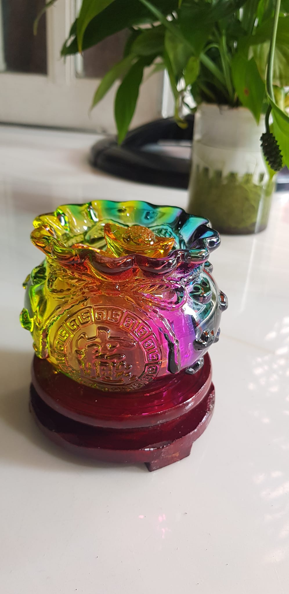 Tượng Phong Thủy Thố tụ tài tứ quý tài lộc mới màu tứ quý sáng đẹp 10 thỏi xiền vàng đá lưu ly tự nhiên đế gỗ size trung đk 11cm Cao 11cm cả đế thố cao 7,5cm Mệnh Kim Mộc Thủy Hỏa Thổ đặt bàn làm việc bàn thờ thần tài có ý nghĩa trong việc tăng tài vận ạ