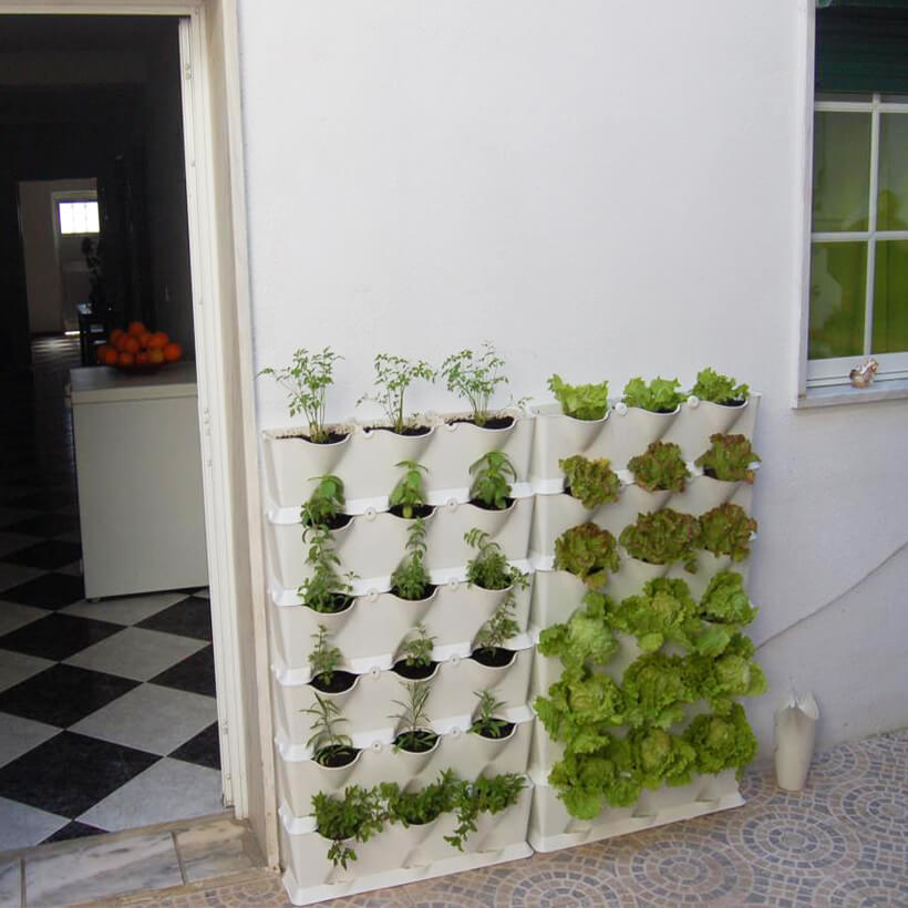 Khung Module Rau Ban Công dạng Đứng VerticalMinigarden nhập khẩu Bồ Đào Nha với 8 chậu kèm 2 Tray hứng nước và bộ dây tưới nhỏ giọt lắp sẵn