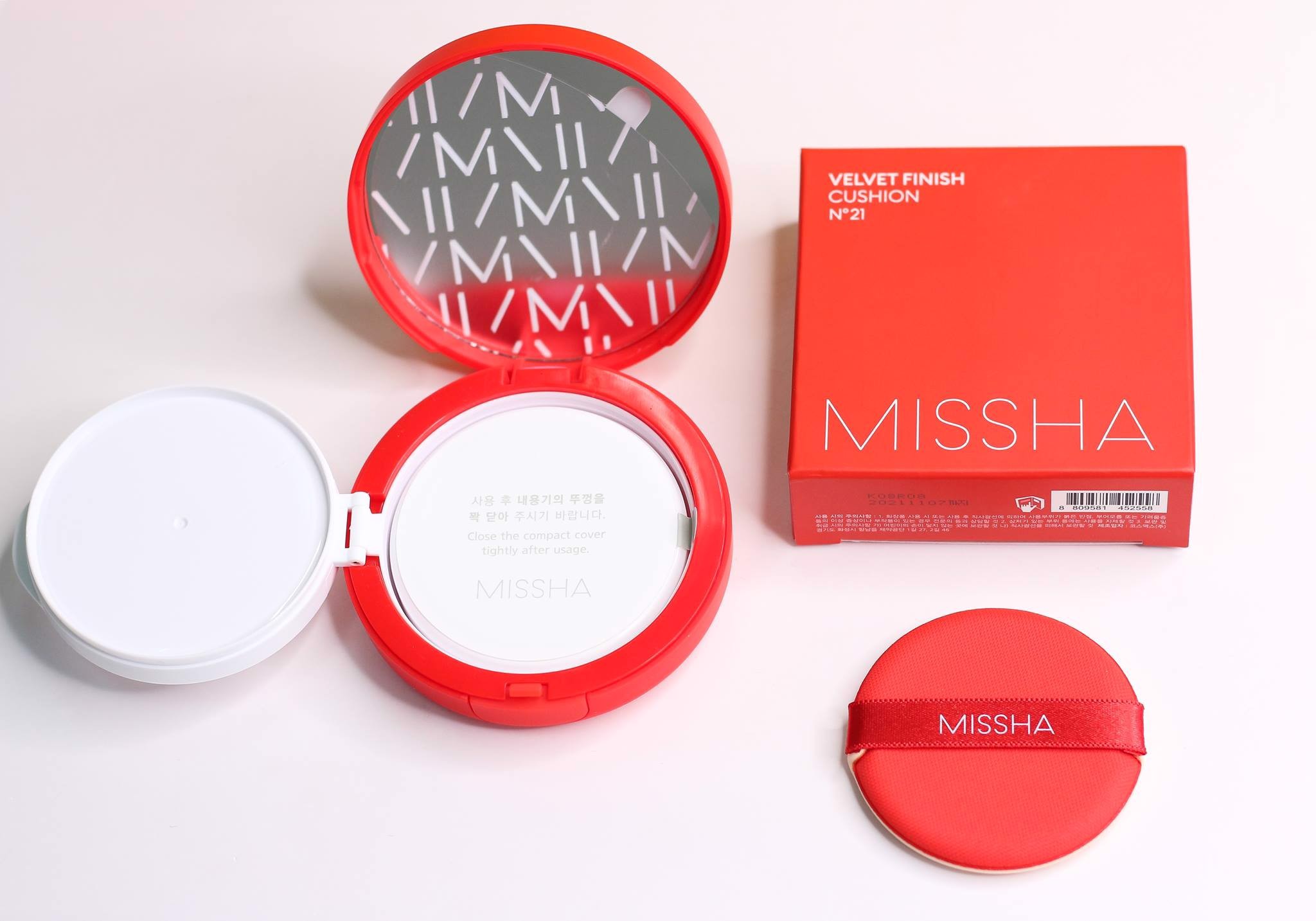 Phấn Nước Kiềm Nhờn Lâu Trôi Missha Velvet Cushion 15g tặng kèm mặt nạ su:m (su:m màu ngẫu nhiên)