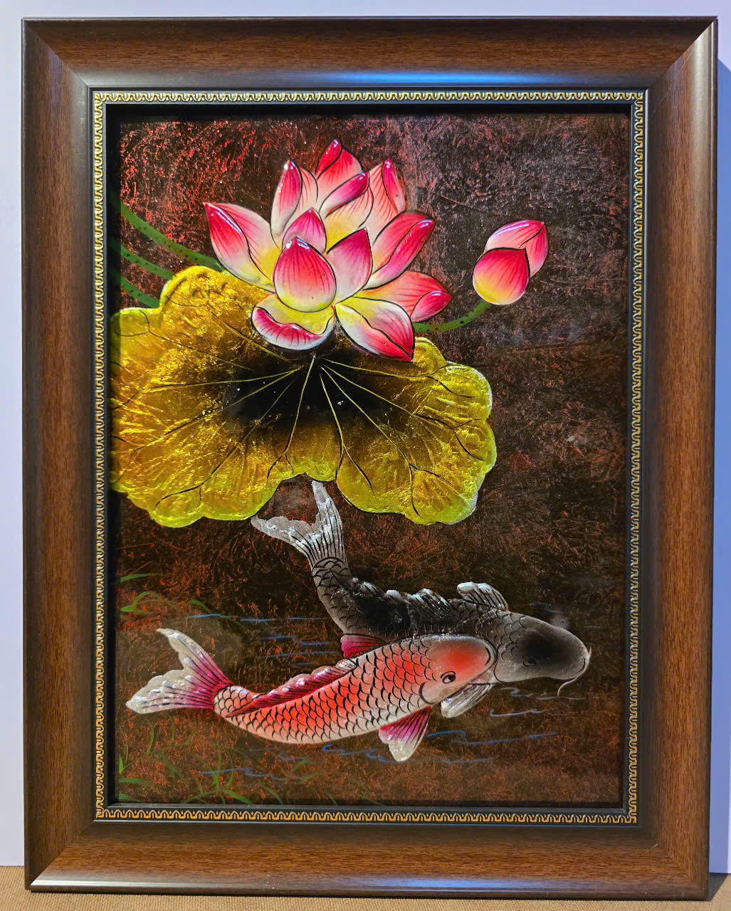 Tranh sơn mài Hoa sen cá chép