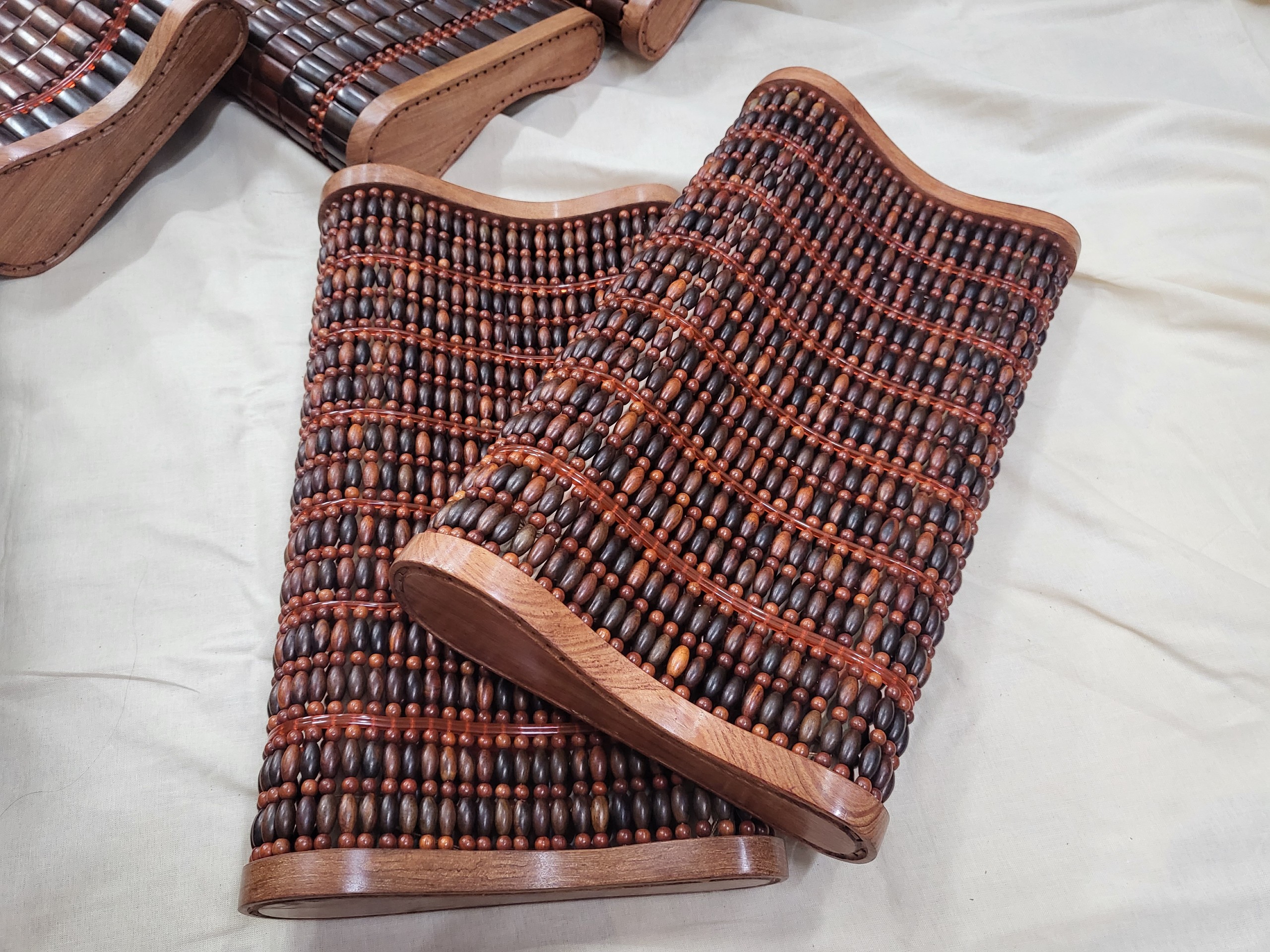 Gối Công Thái Học , Gối Gỗ Trắc Hạt - Kích thước 36cmx24cmx8cm/4cm ( video , hình thât )