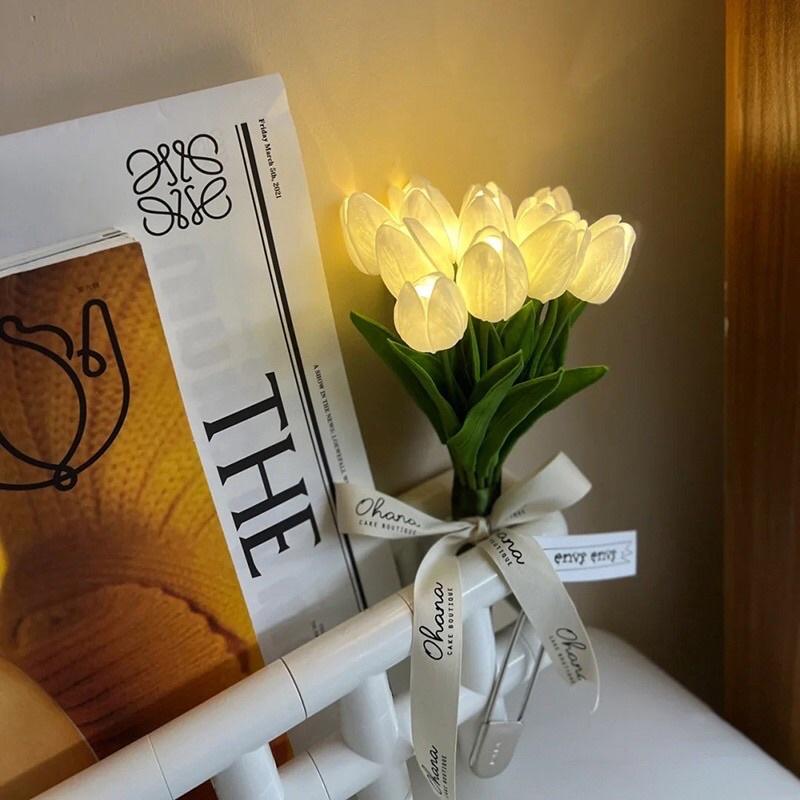 Hoa tuylip có đèn LED bó 10 cành đẹp mãn nhãn