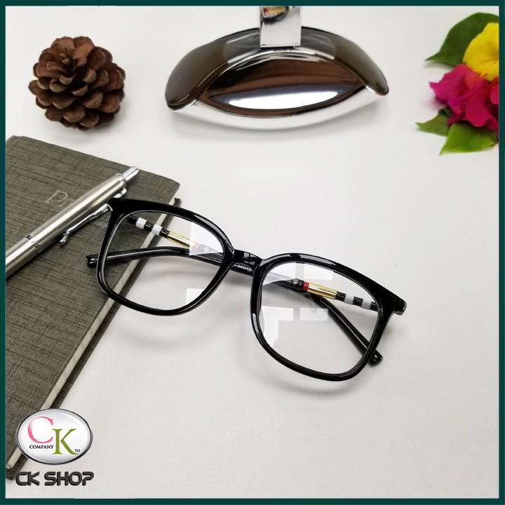 Kính giả cận siêu xinh. Mắt kính đẹp, thời trang, tôn thêm vẻ đẹp cho khuôn mặt của bạn.
