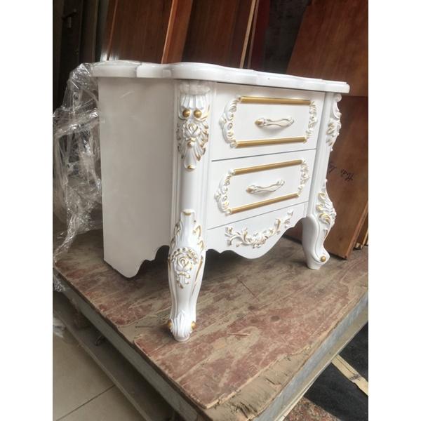 táp đầu giường, tủ đầu giường tân cổ màu trắng