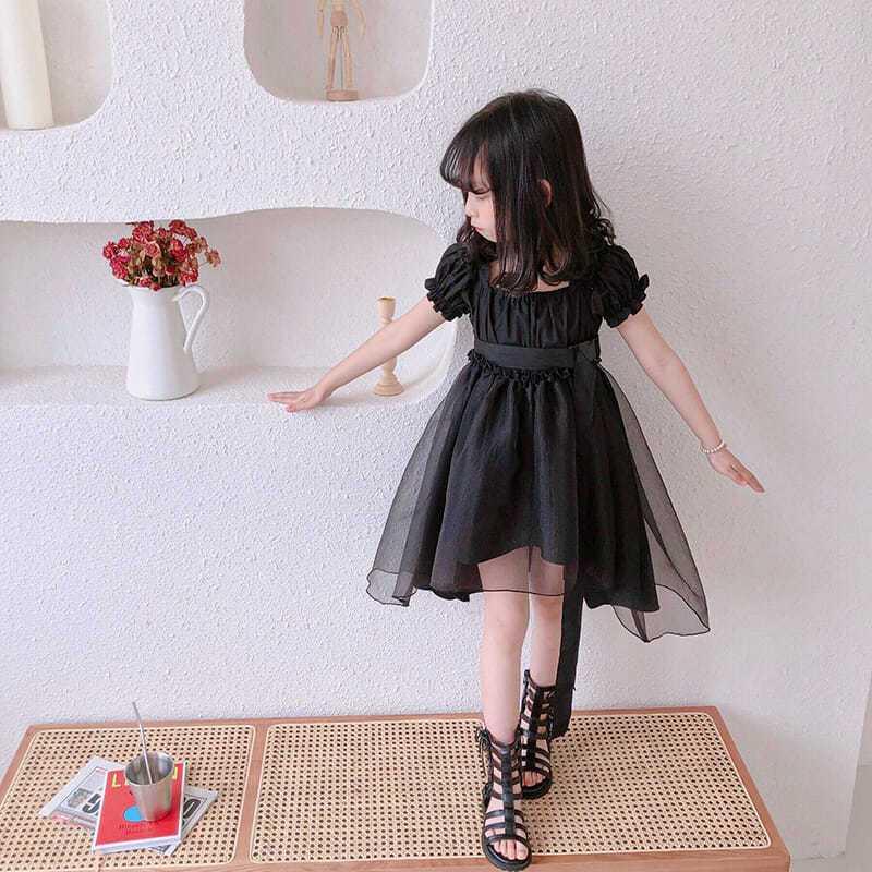 DONGSHOP HOT Cô gái công chúa váy 2021 mùa hè trẻ em màu đen retro khí chất tuxedo đầm đầm cổ tích đầm