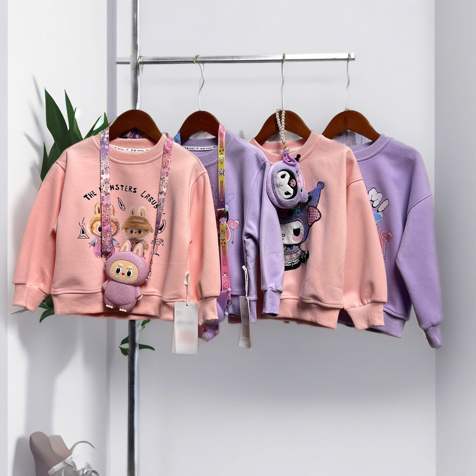 Áo nỉ bé gái cổ tròn tặng túi 4-10 tuổi hình kuromi và thỏ chất liệu cao cấp kiểu dáng thời trang