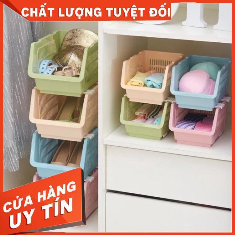 Kệ rổ nhựa 4 tầng đựng đồ đa năng cao cấp dễ tháo lắp, không nắp và bánh xe (tặng một chổi vệ sinh bếp từ mini )