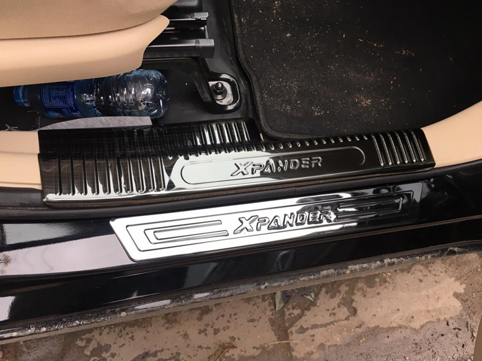 Bộ Ốp bậc cửa, Nẹp bước chân Titan dành cho xe Mitsubishi Xpander - Bên ngoài
