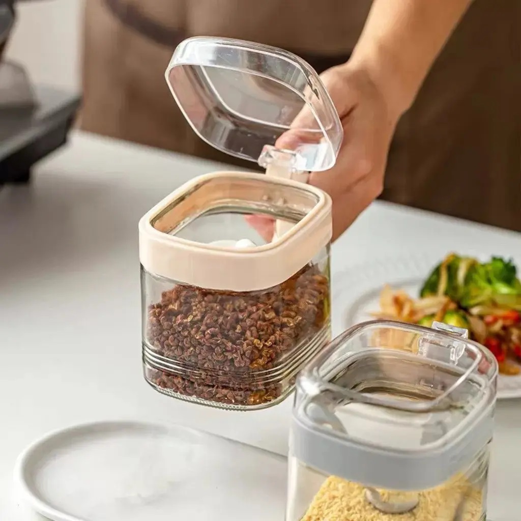 Set hũ đựng gia vị HOKORI nhựa trắng trong suốt kèm muỗng
