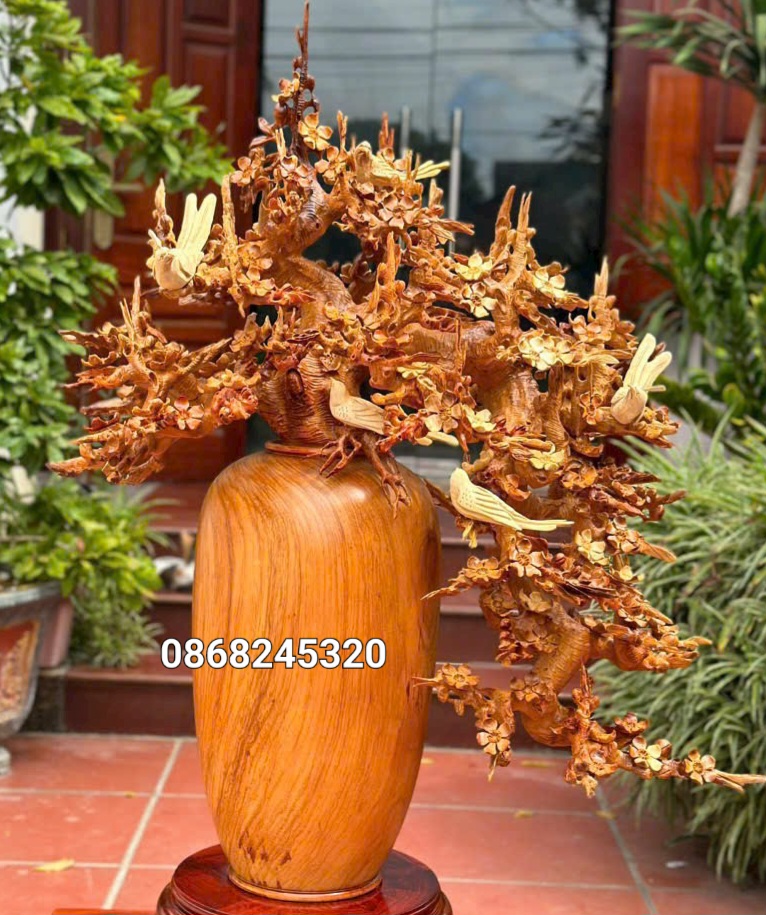 1 Bình hoa mai lan phong thủy trang trí phòng khách bằng gỗ hương