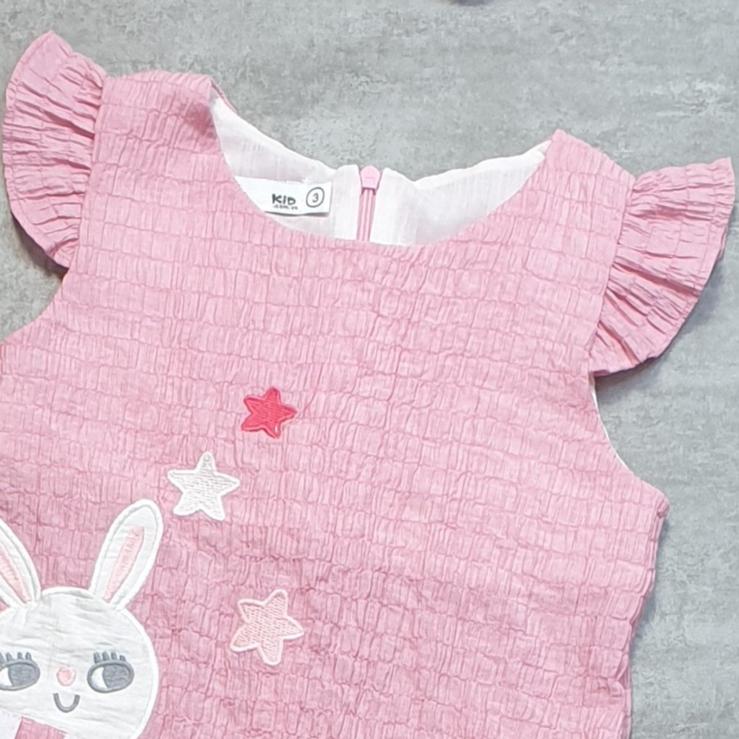 G00000112 Đầm Hồng thêu thỏ vải xốp 100% Cotton cho bé gái từ 1 tuổi