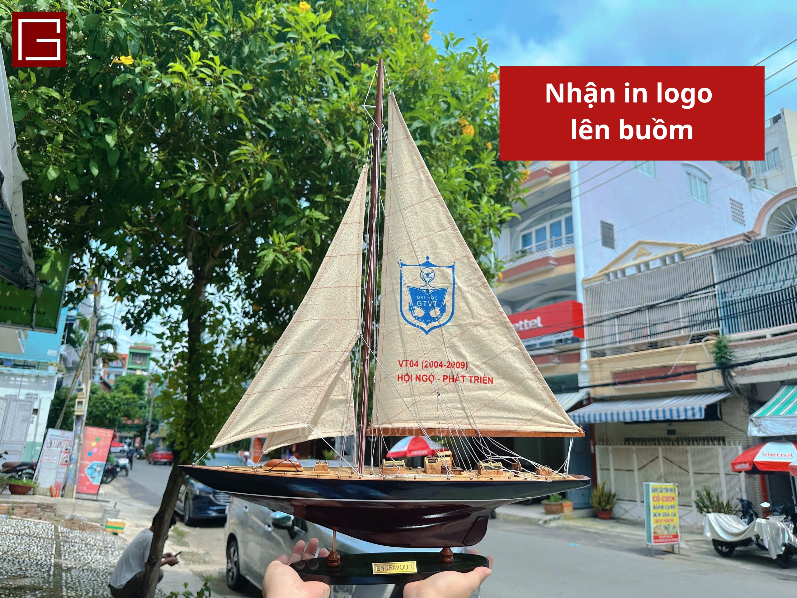 Mô hình thuyền gỗ phong thủy, thuyền buồm trang trí ENDEAVOUR PAINTED, thuyền gỗ trang trí hàng chính hãng