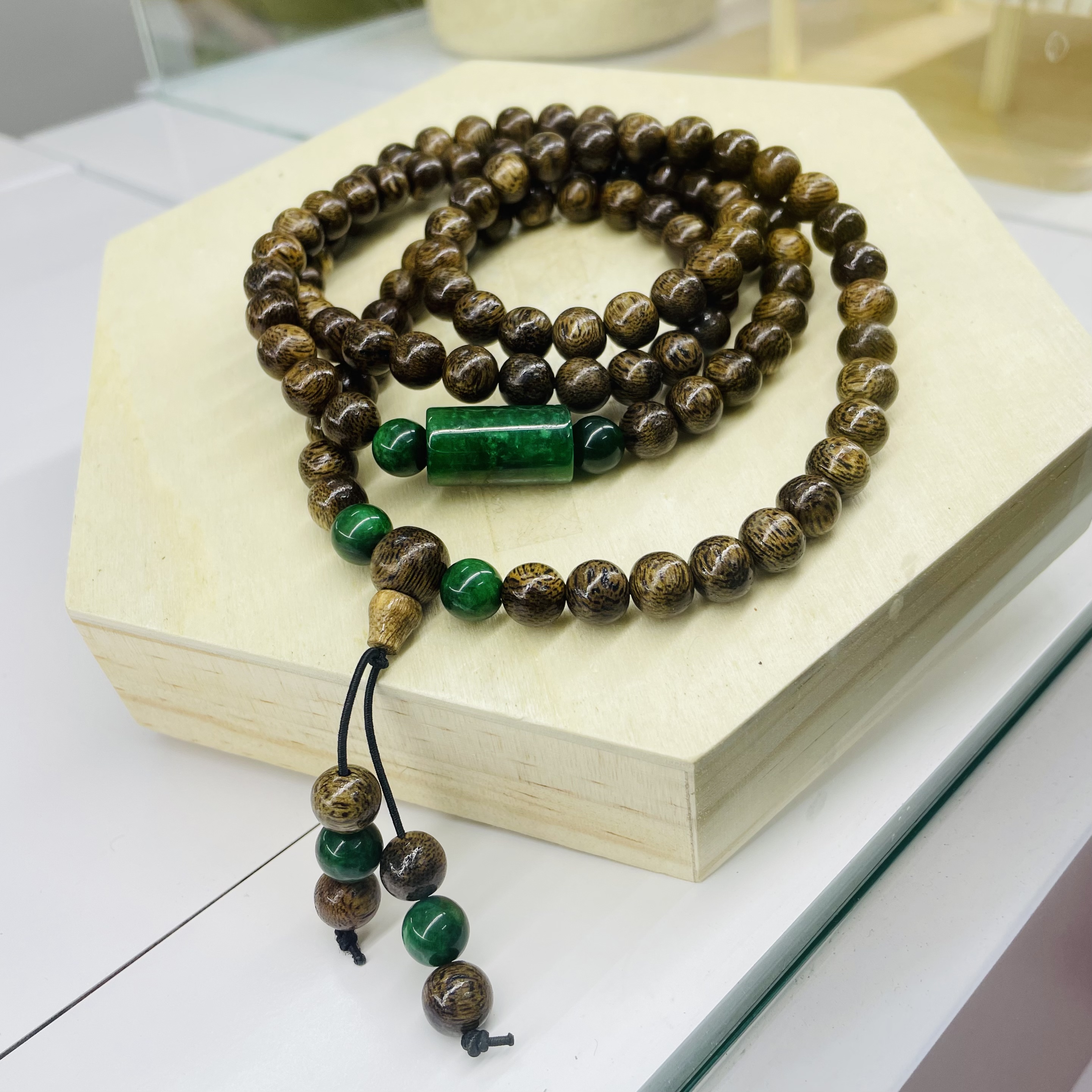 Vòng Tay Trầm Hương Chuỗi 108 Hạt 6li 100% Trầm Tốc Mix charm đá theo mệnh